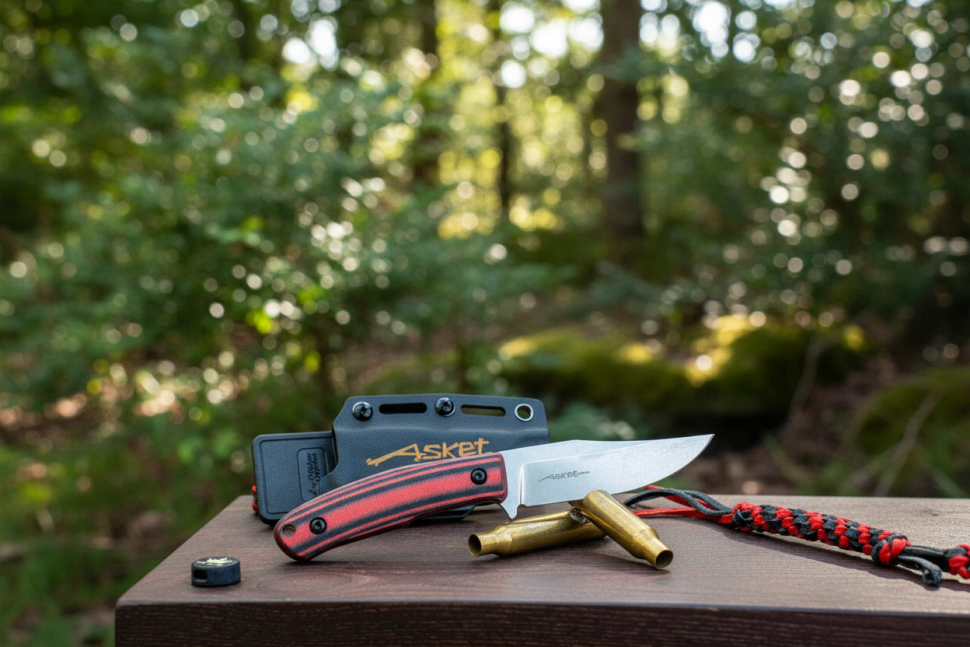 ASKET N690 SW G10-RH KS (StoneWash, G10 Red Handle, Kydex Sheath) Туристический нож
